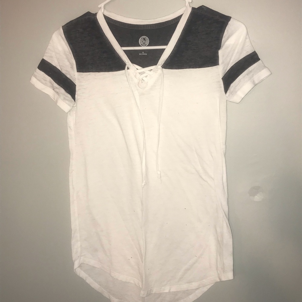 Lace up tee